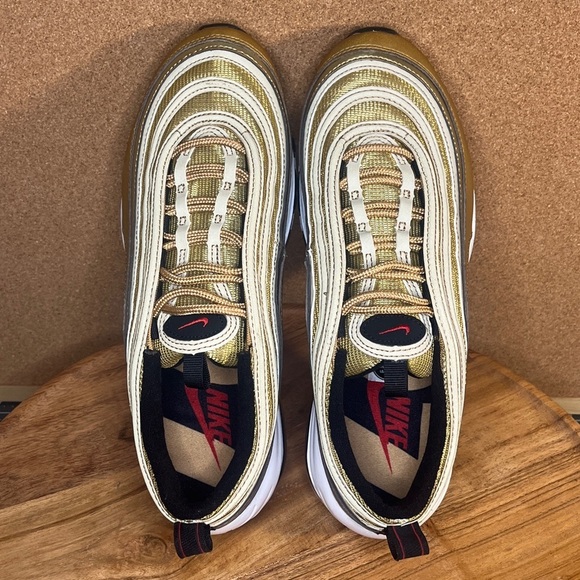 Nike
Air max 97
'Metallic gold 23
NWOT - Picture 6 of 16